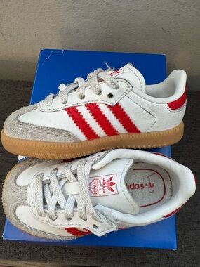 Adidas Kids Samba Shoes in White and Red - size 5K